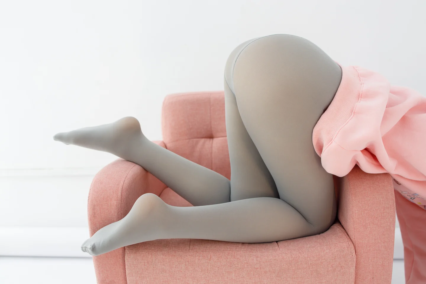 森萝财团_小夜_No_002_内部017_真空灰丝80D_137P,1V_5_01GBP tg@simisebaisi 【丝足阁】051.webp